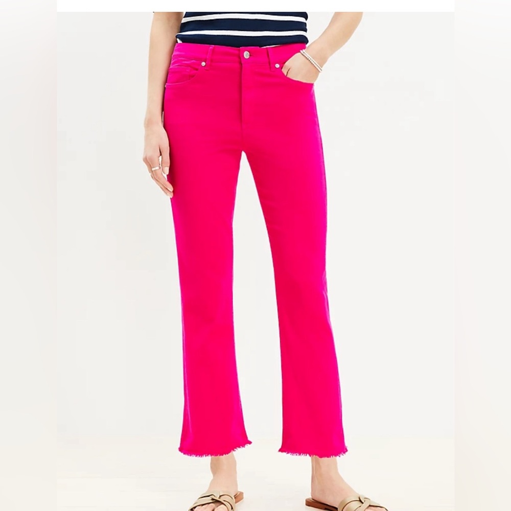 Frayed high rise kick crop jeans